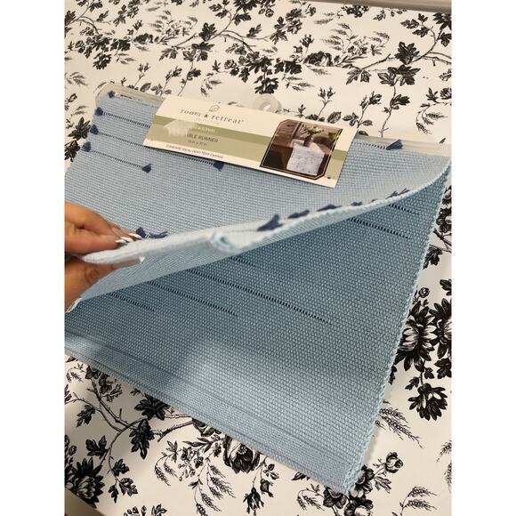 Room and Retreat NWT Table Runner 100% Cotton 14inx72in Embroidered Strips Blue - Picture 6 of 6